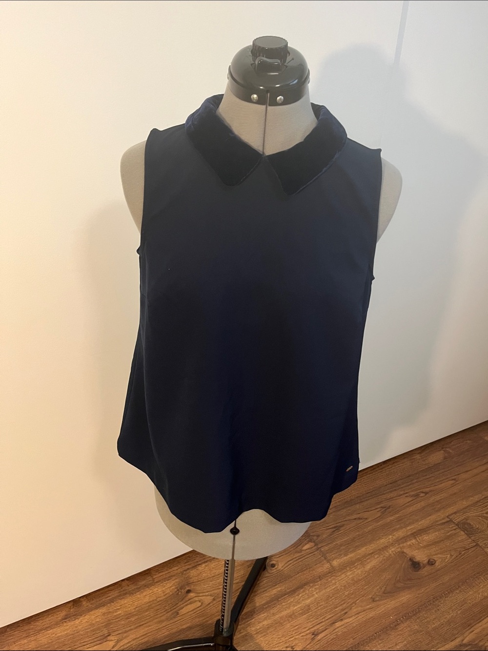 Tommy Hilfiger Navy Sleeveless Top with Velvet Collar